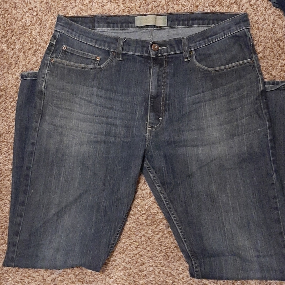 3 for $21*****Wrangler Straight 36x32 Jeans